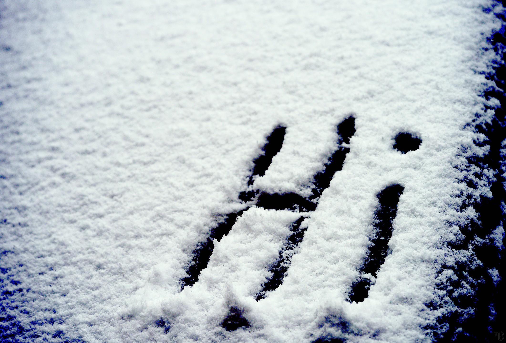 Arty Hi written in snow