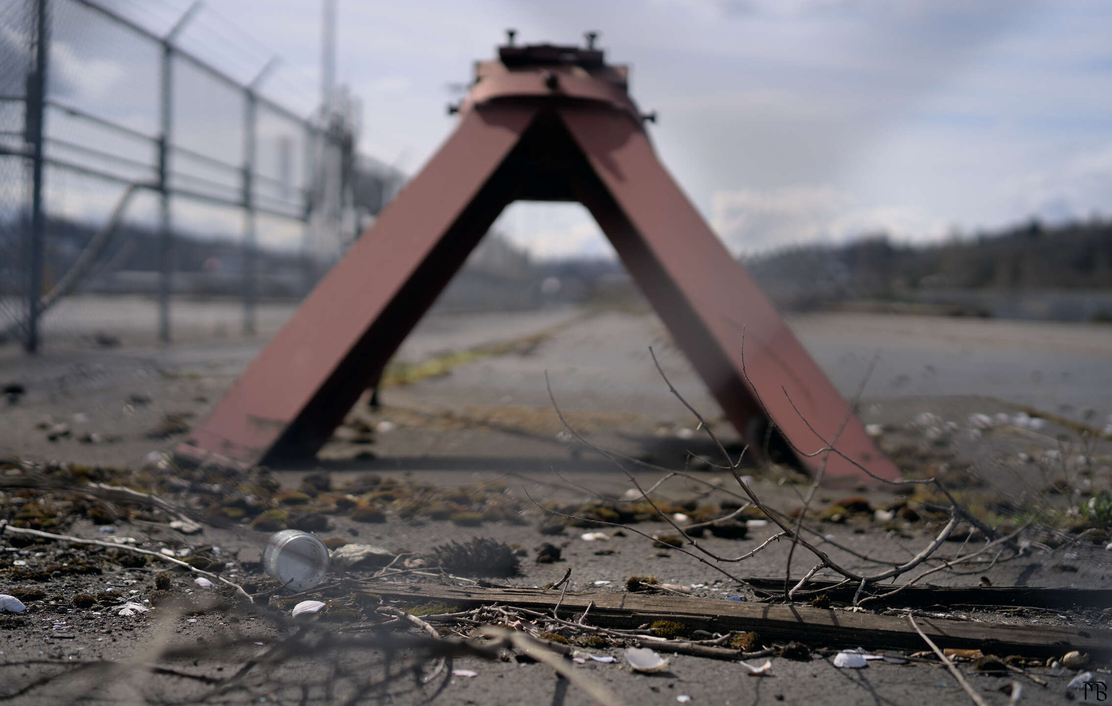 Garbage near a train stop